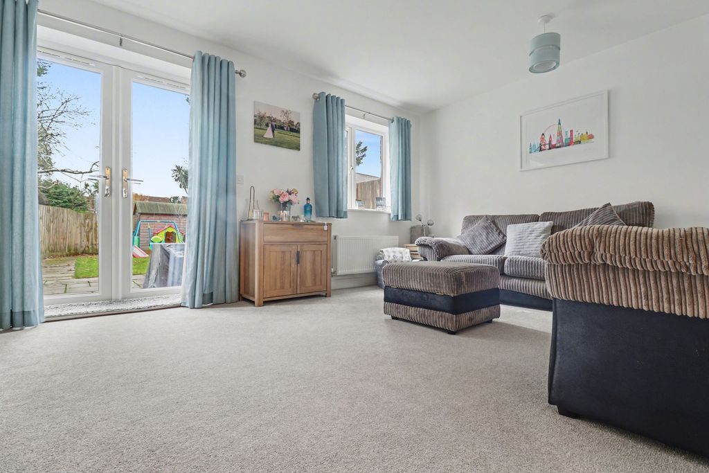 Property photo 3 of 12