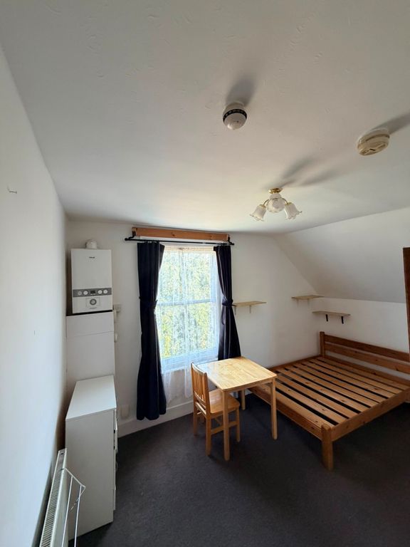 Property photo 3 of 6