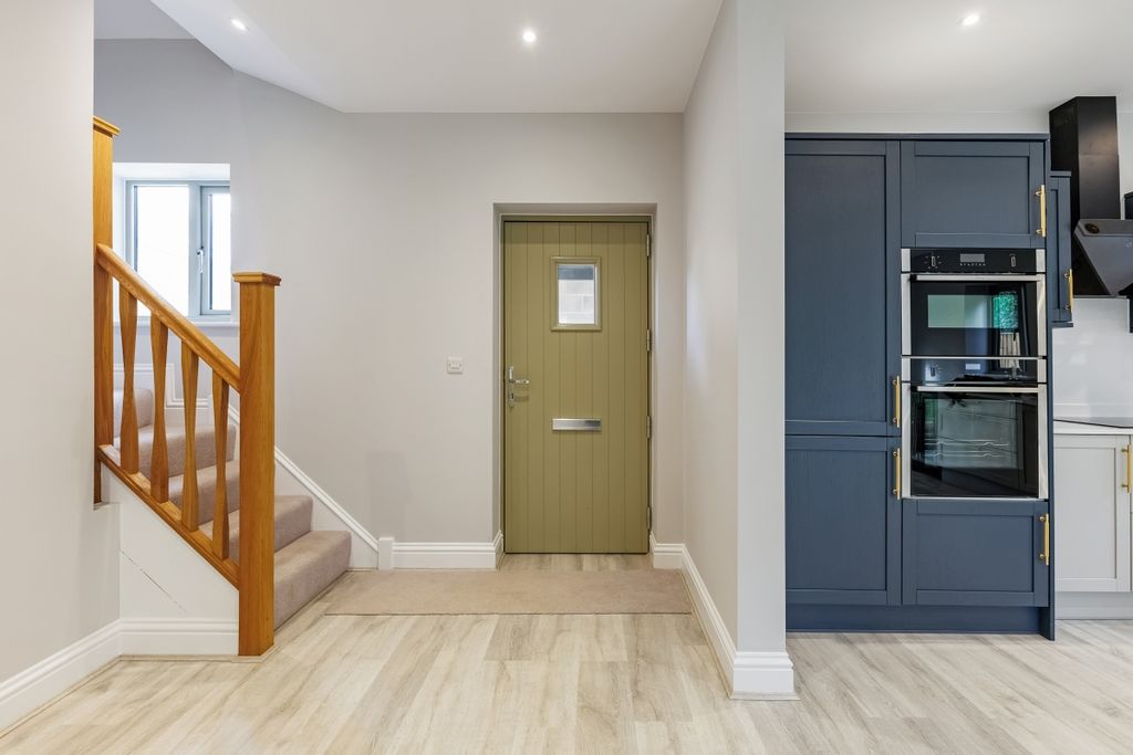 Property photo 3 of 21 3