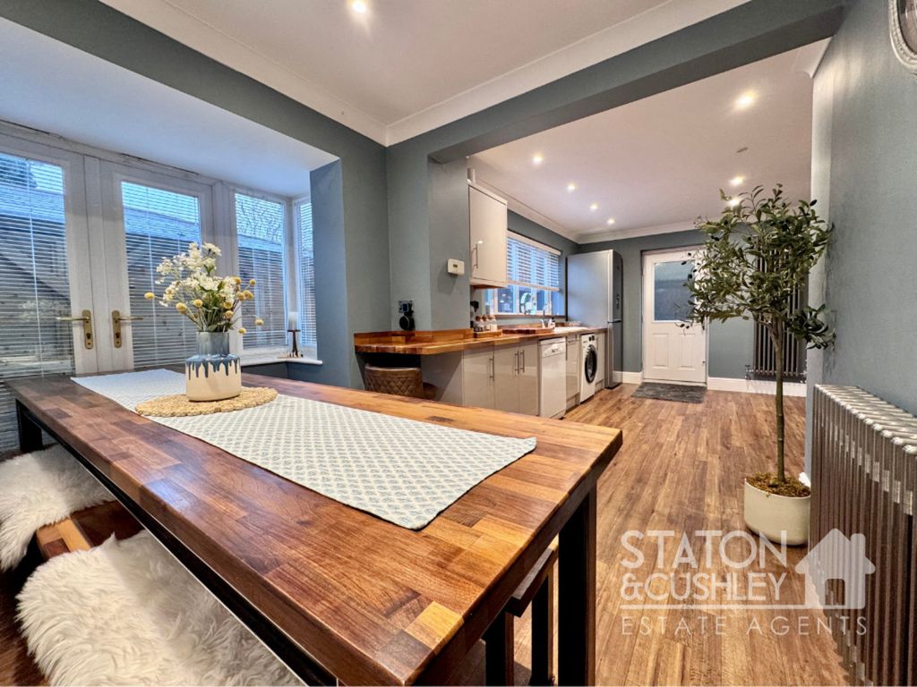 Property photo 2 of 32