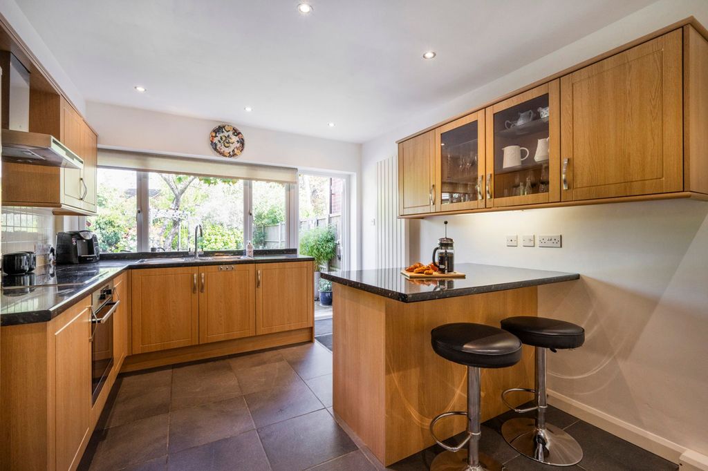 Property photo 3 of 16 Kitchen Breakfast Room