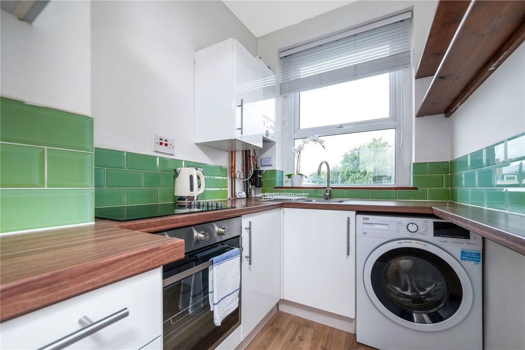 Property photo 3 of 13 Picture No. 17