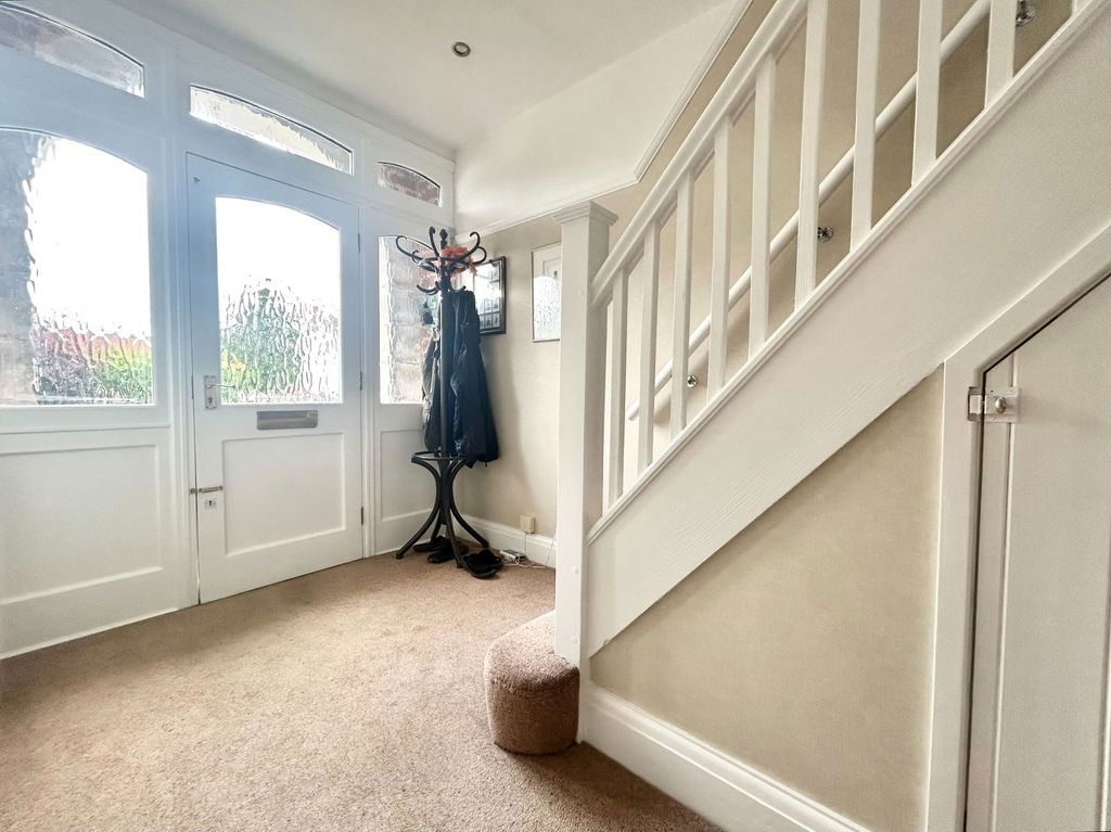Property photo 3 of 33