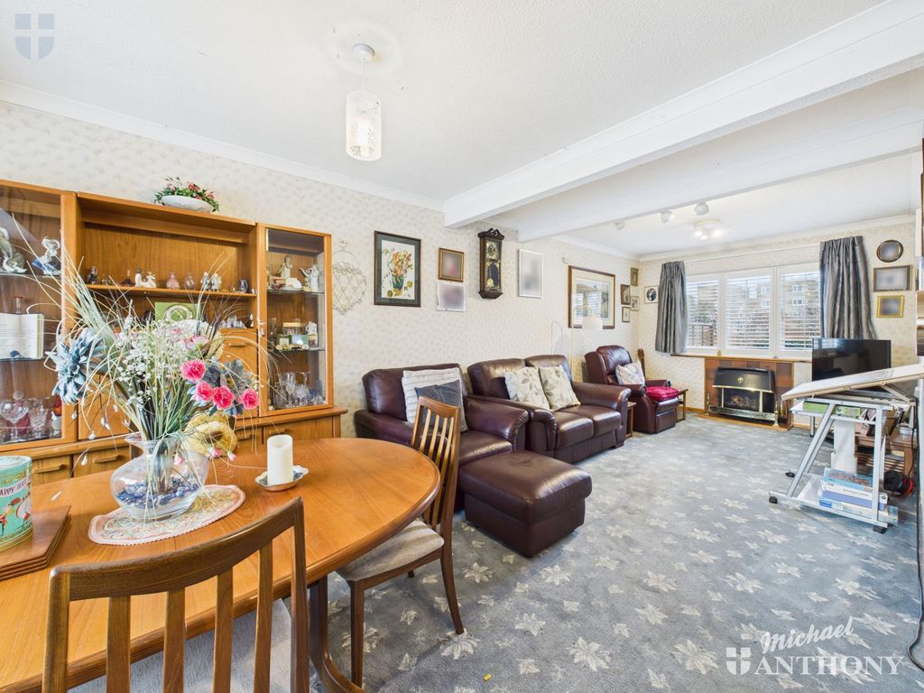 Property photo 2 of 11 Ef03B86ba5A64170A219c115237d06dc_80_Cam03852G0-Pr0530-Still005