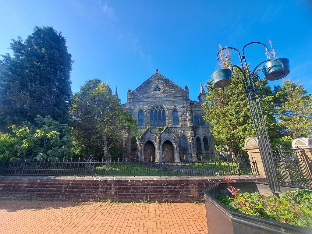Property photo 1 of 3