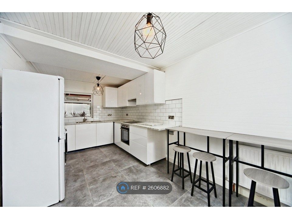 Property photo 1 of 17 Kitchen Ground Floor