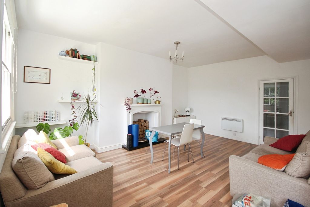 Property photo 2 of 13 Pbox-Img.Jpg