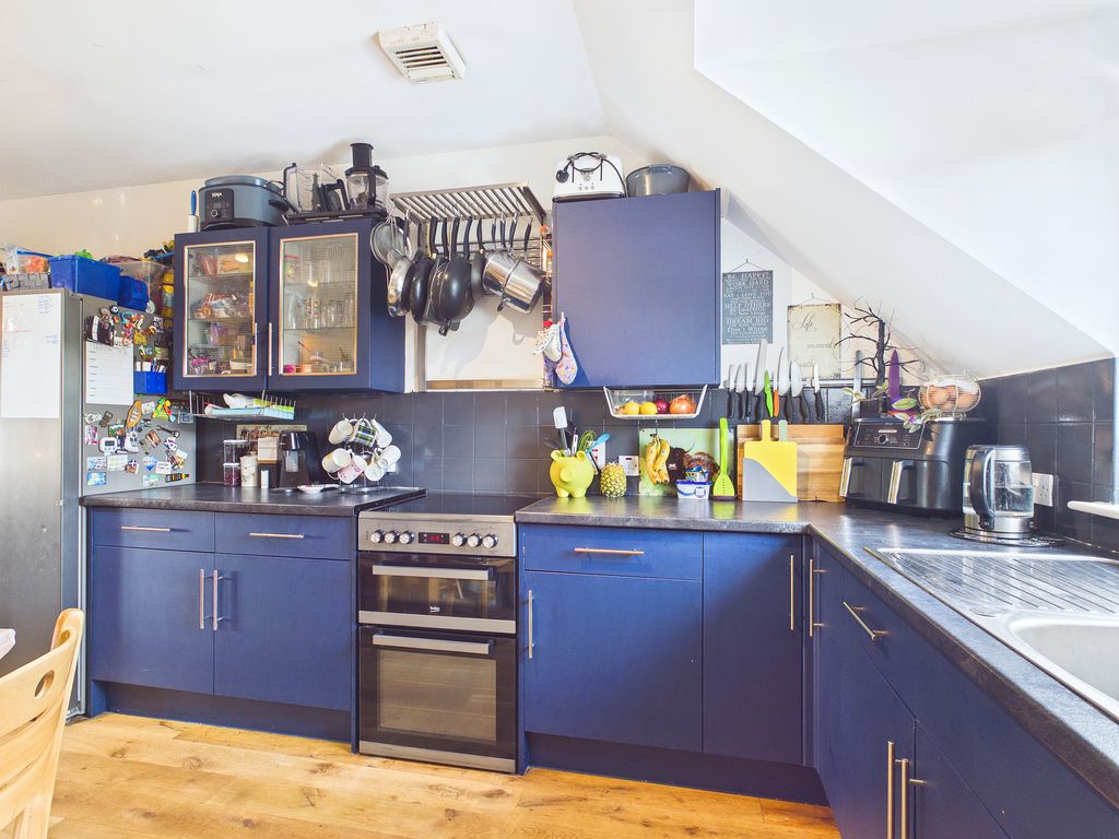 Property photo 3 of 27