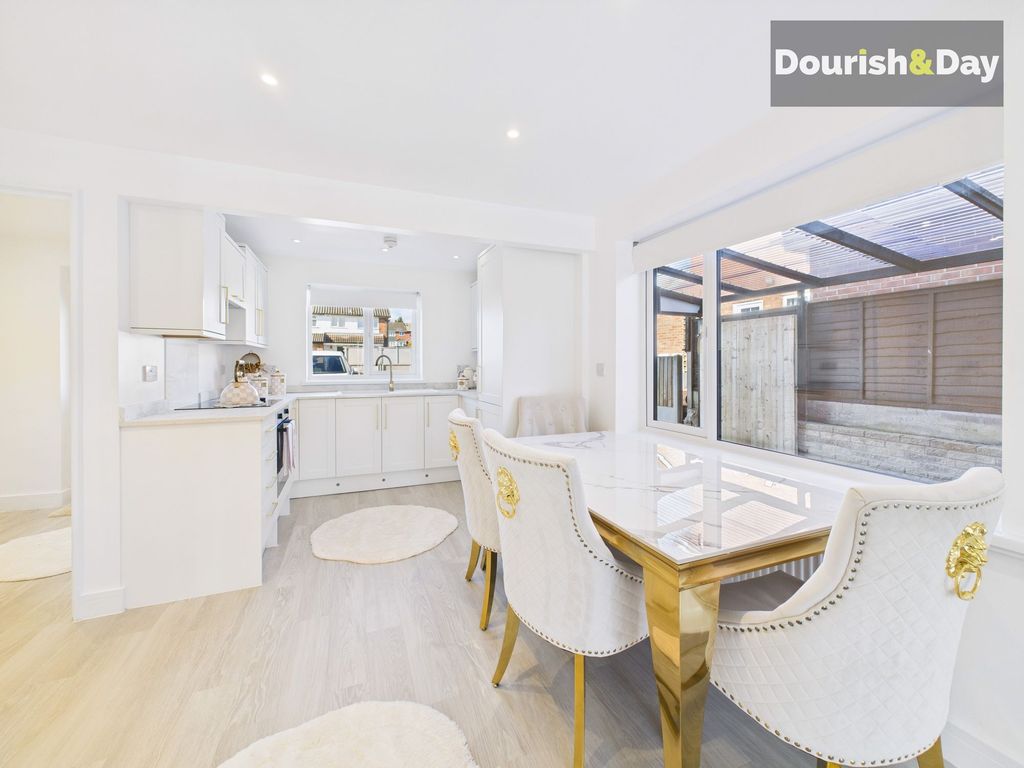 Property photo 3 of 16 Kitchen Diner