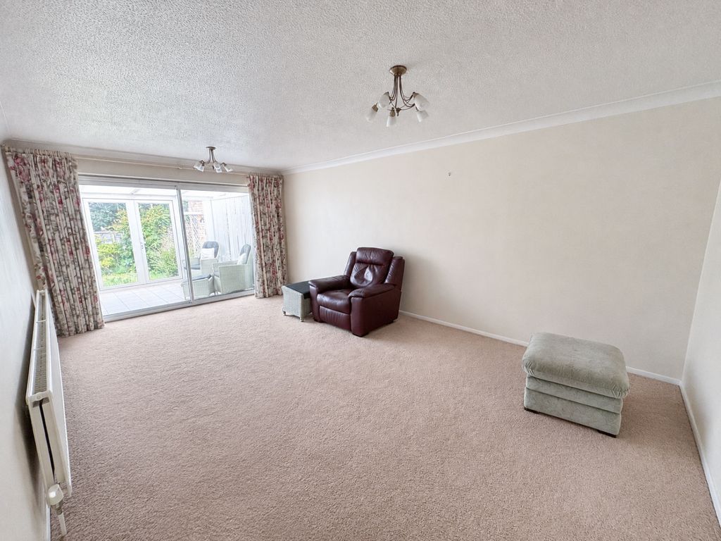 Property photo 2 of 14 Lounge 1