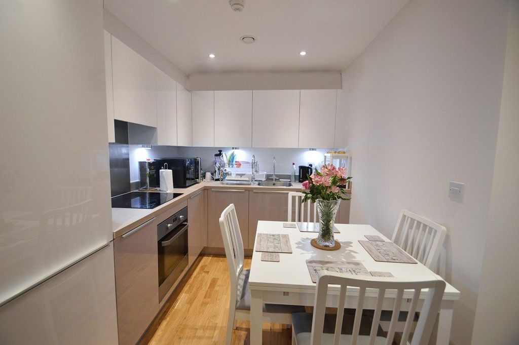 Property photo 3 of 6 Kitchen
