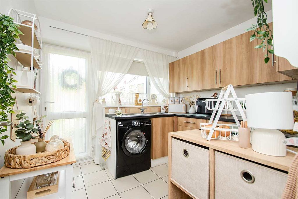 Property photo 3 of 33 Photo 32