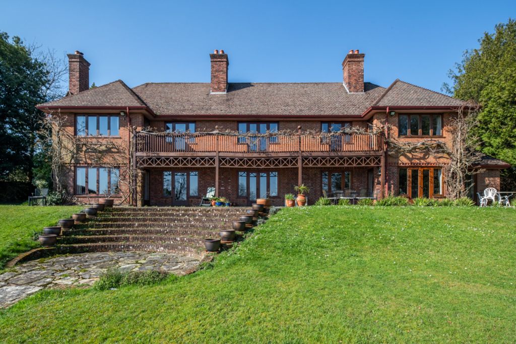 Property photo 2 of 50