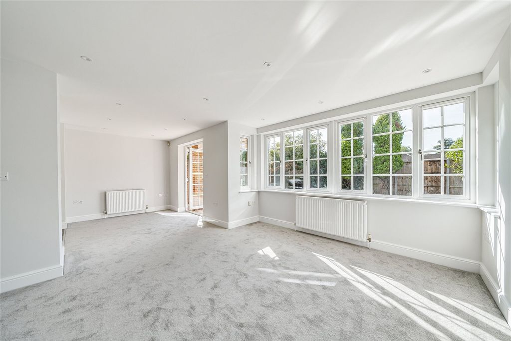 Property photo 2 of 14 Picture