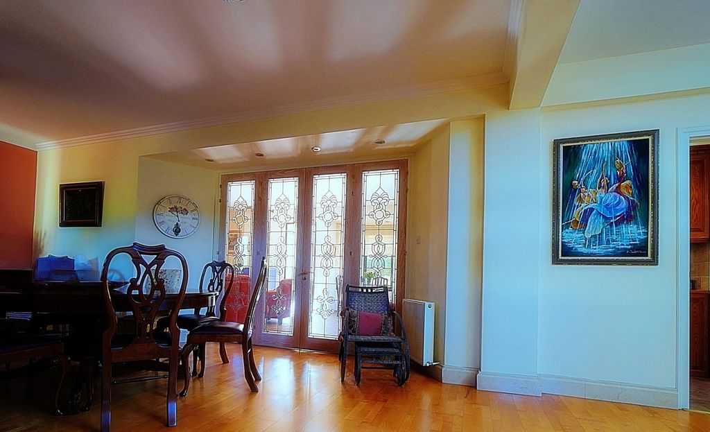 Property photo 3 of 25