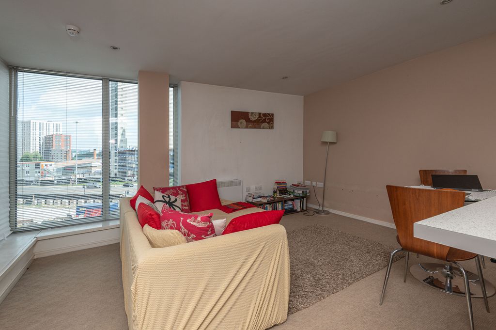 Property photo 3 of 18
