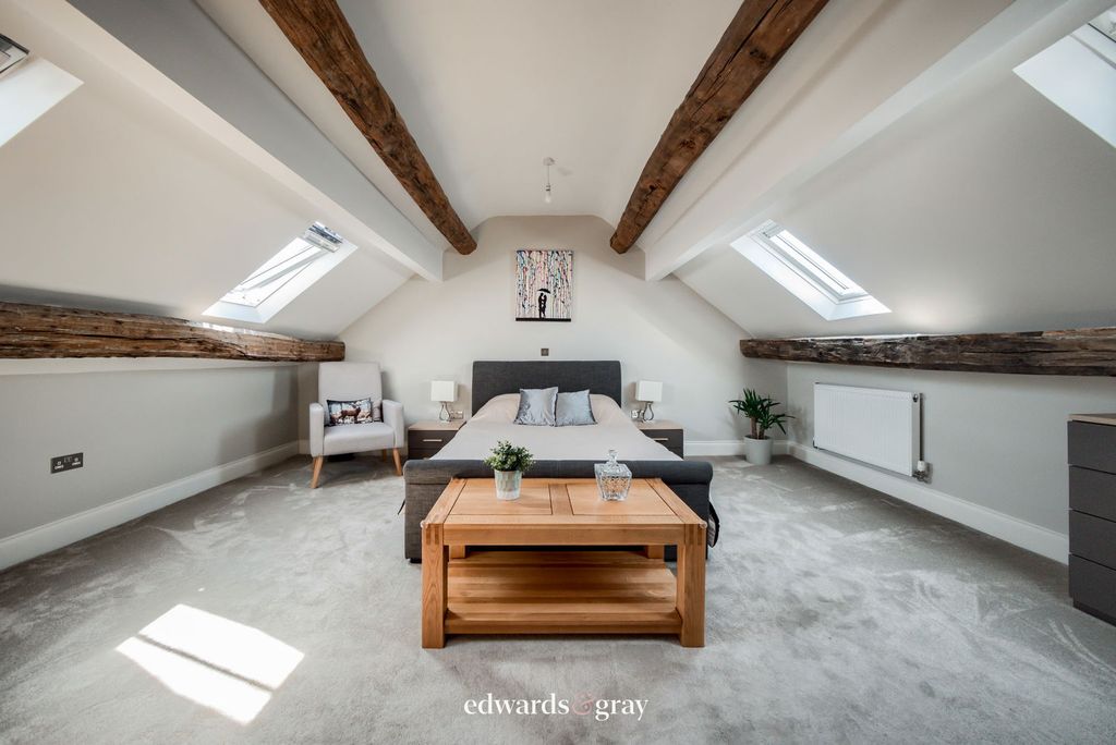 Property photo 2 of 34