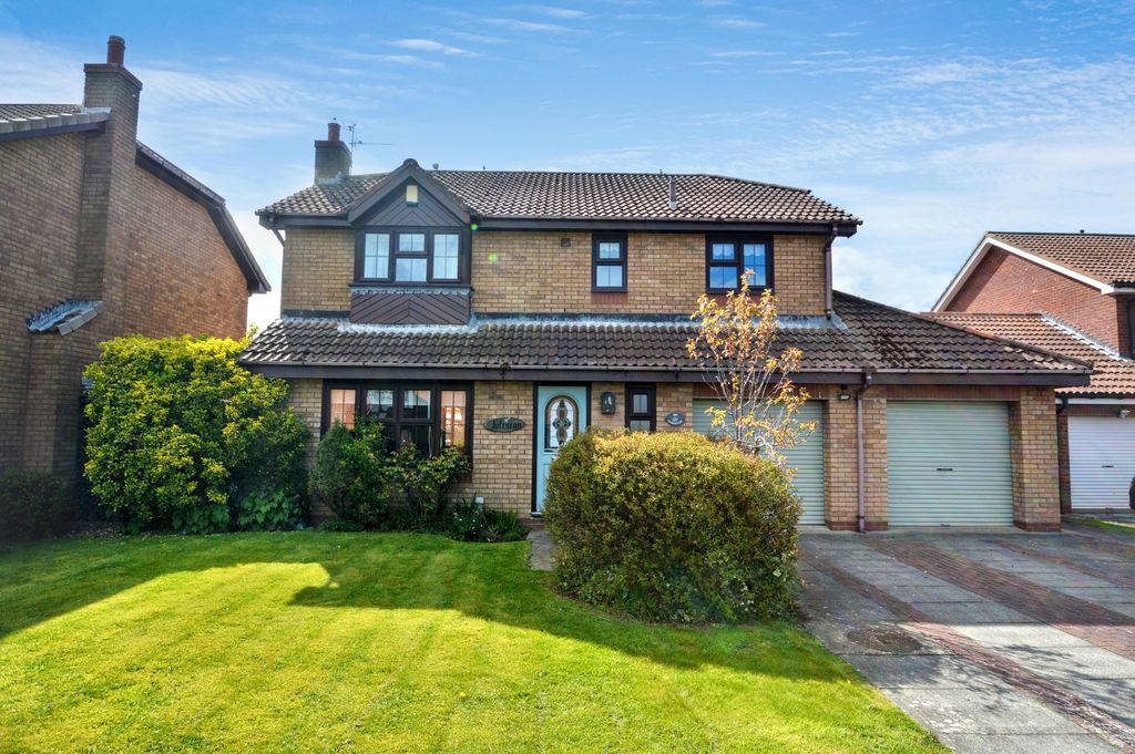 Property photo 1 of 17 Photo 11