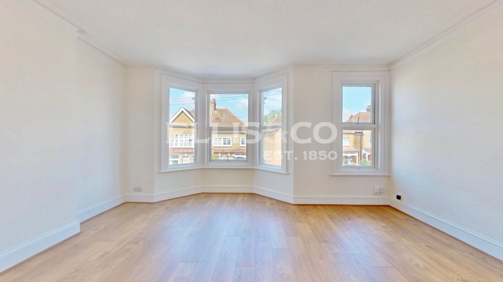 Property photo 3 of 24 Picture No. 09