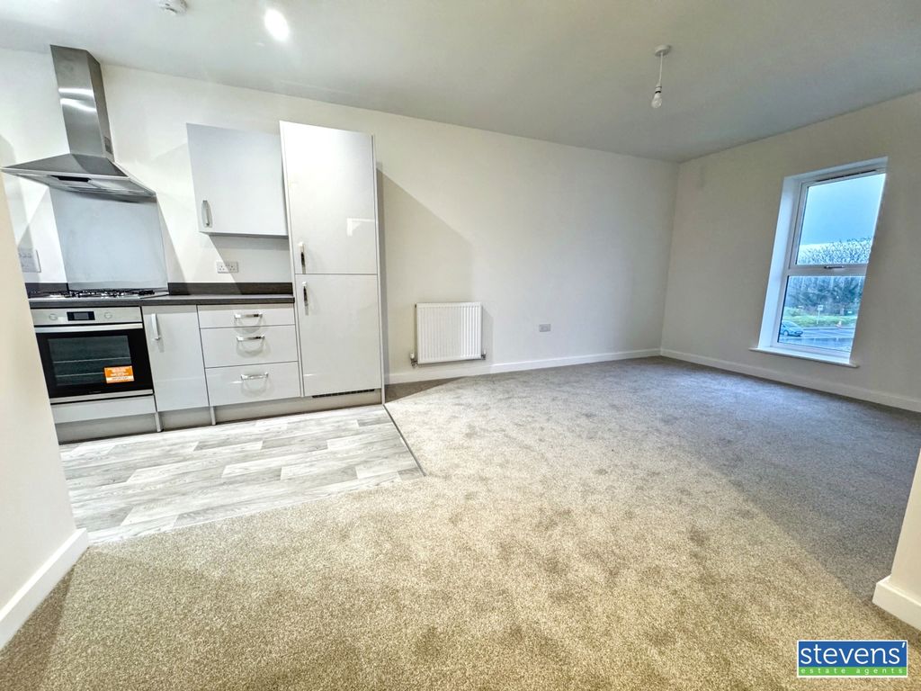 Property photo 2 of 9 Image00006