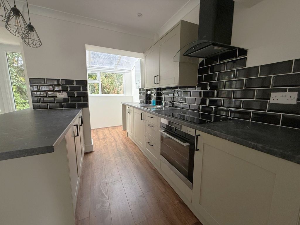 Property photo 2 of 12 4419132