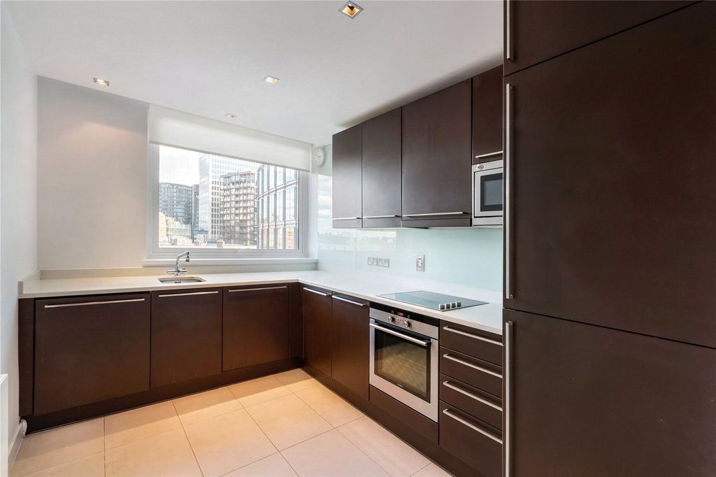Property photo 3 of 10 Kitchen