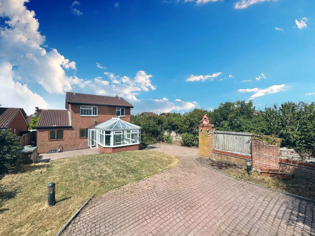 Property photo 3 of 44