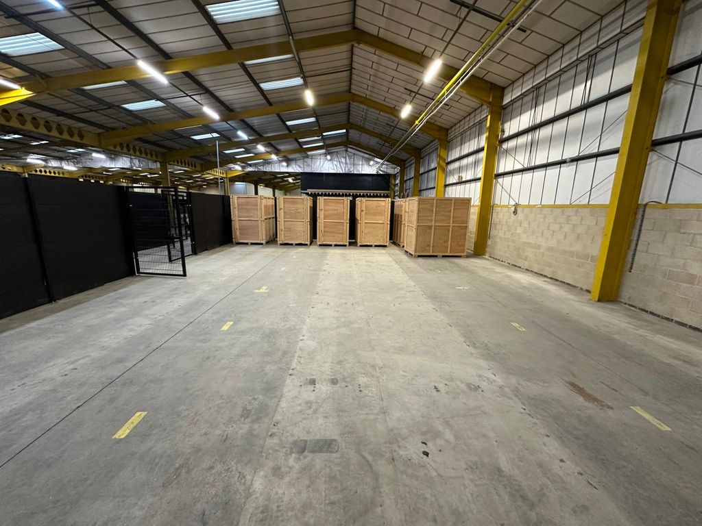 Property photo 2 of 9 Unit 302