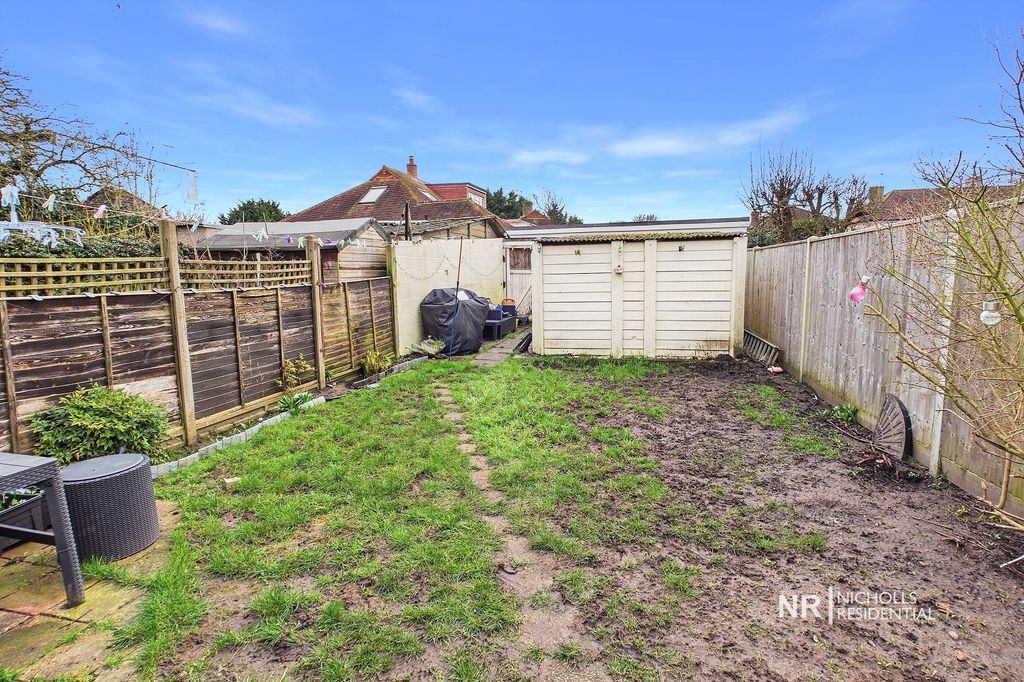 Property photo 2 of 10 Garden