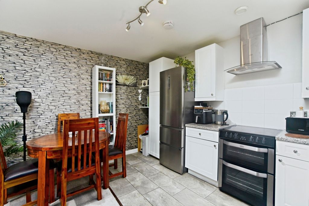 Property photo 3 of 16 Pbox-Img.Jpg