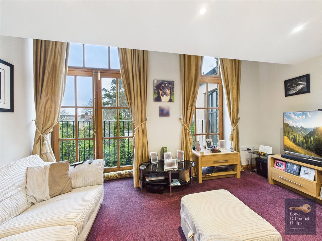 Property photo 2 of 27 Picture No. 28