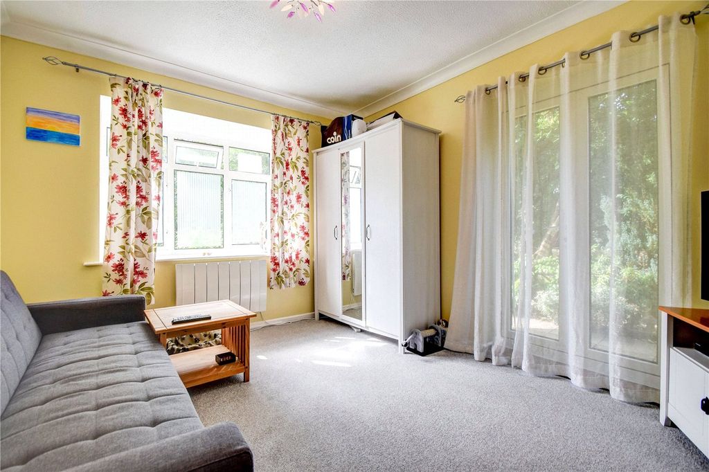 Property photo 3 of 10 Picture No. 12