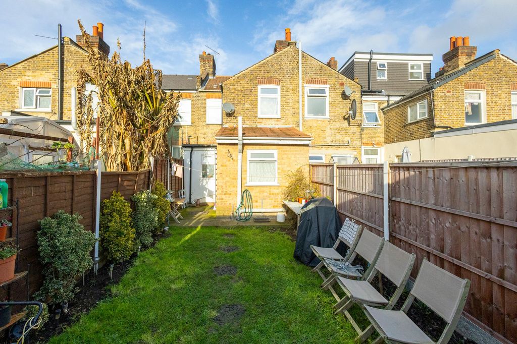 Property photo 2 of 11