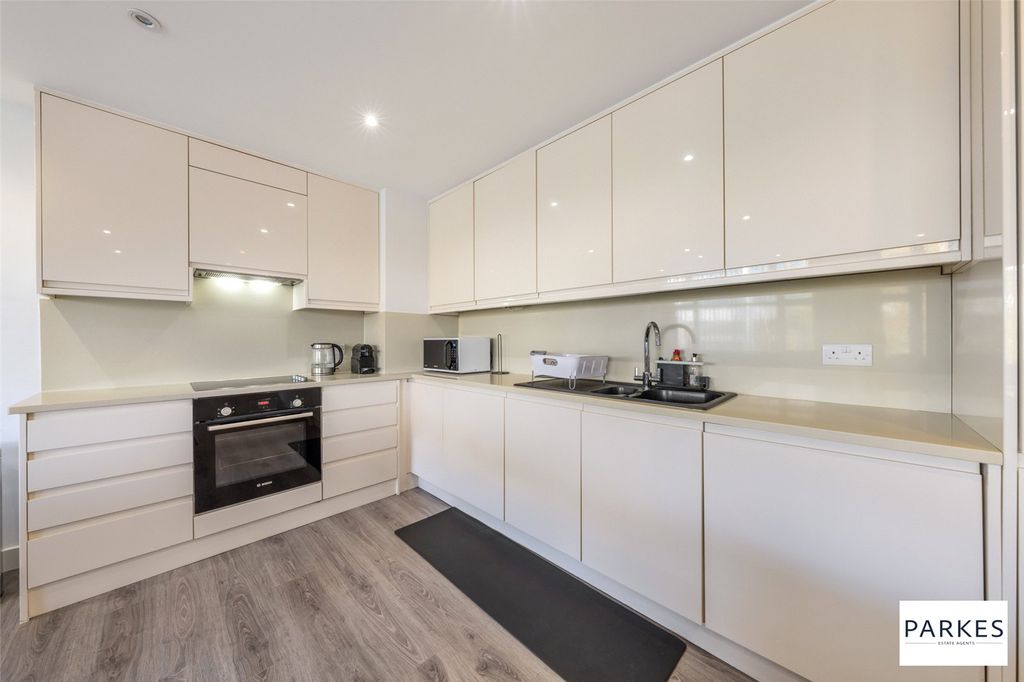 Property photo 3 of 18 Picture No. 21