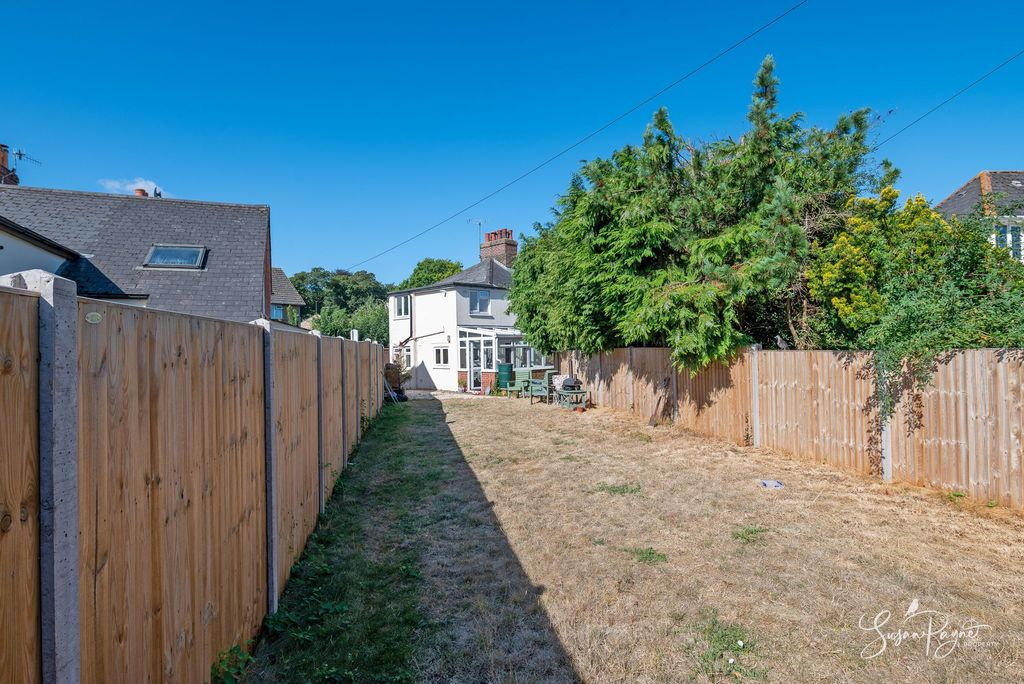 Property photo 2 of 23
