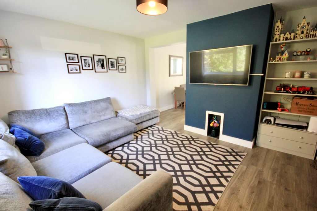 Property photo 3 of 18