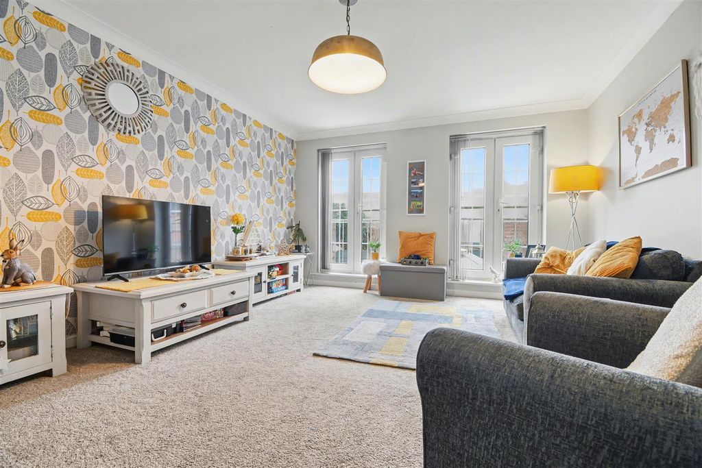 Property photo 3 of 24 Living Room