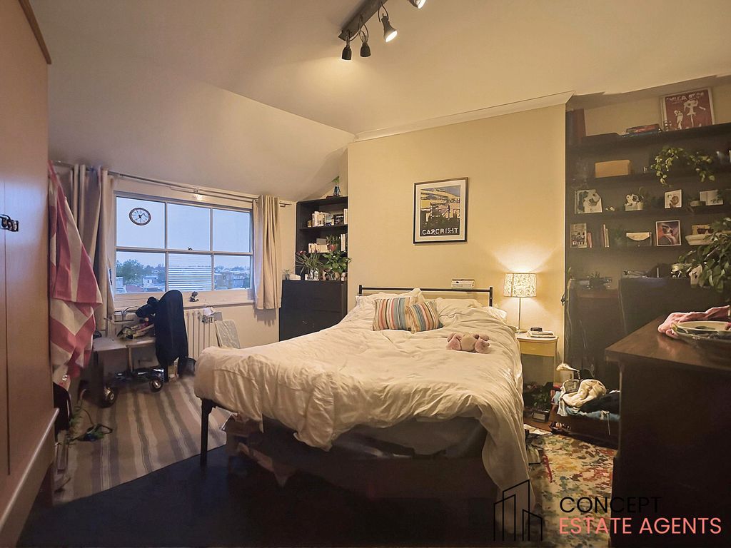 Property photo 3 of 5