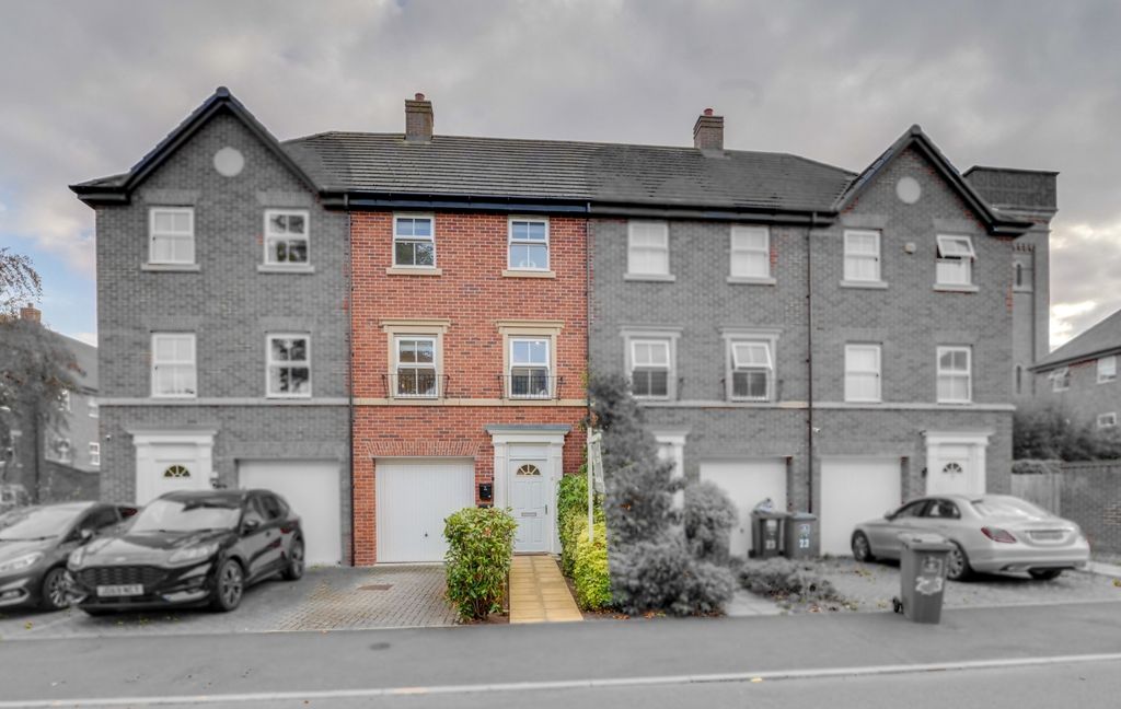 Property photo 1 of 12 Dsc04224-Dsc04228