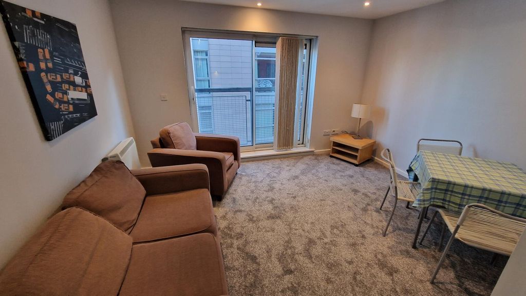 Property photo 2 of 31 Living Room