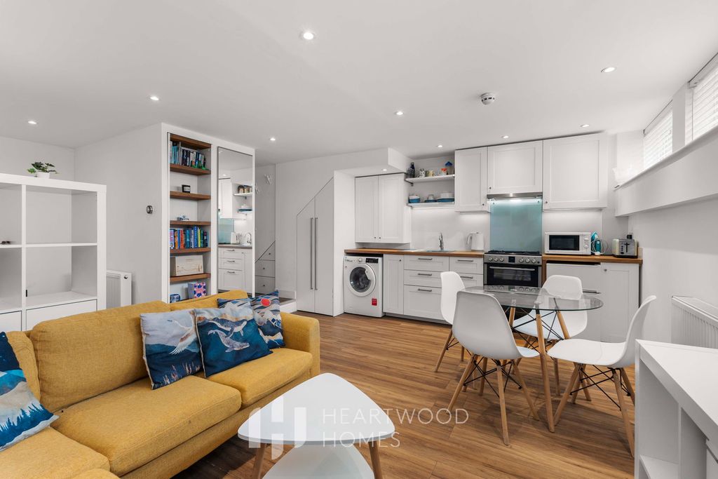 Property photo 1 of 21