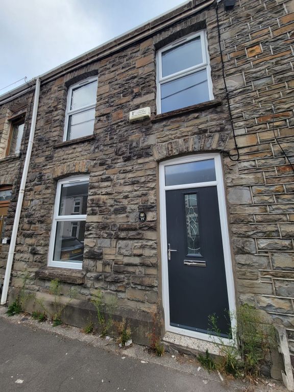 Property photo 1 of 17 3 Bed Terraced House To Rent Mansel St, Neath Sa11