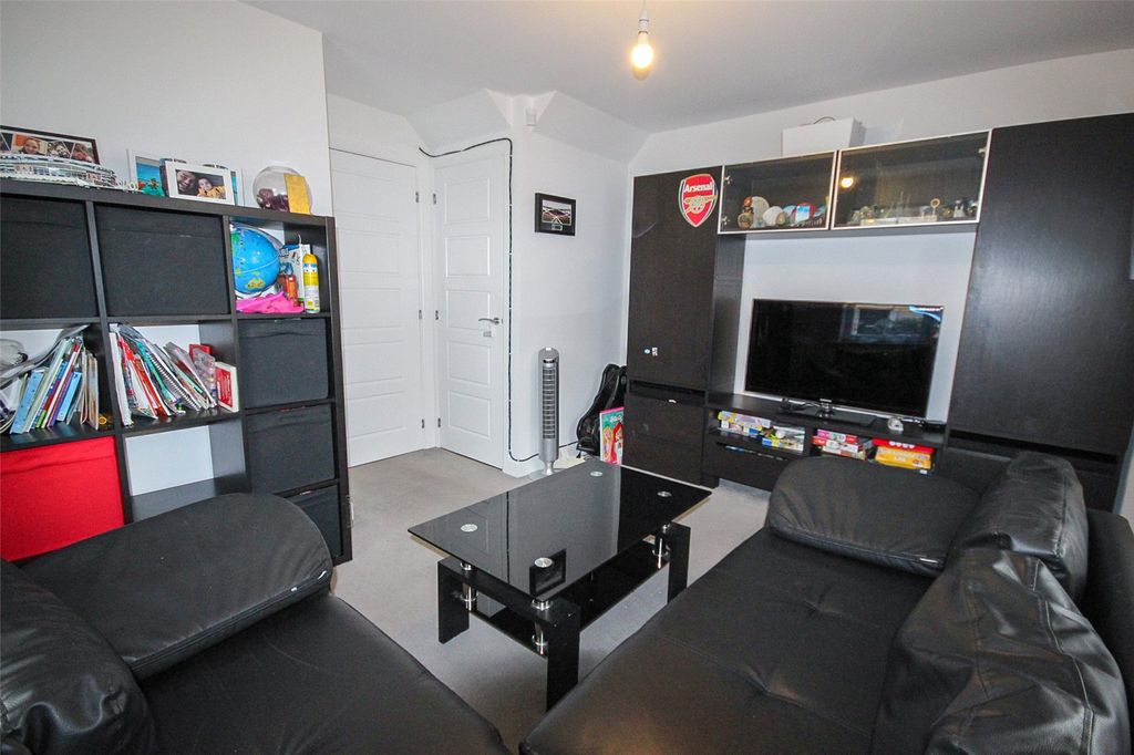 Property photo 2 of 20 Picture No. 11