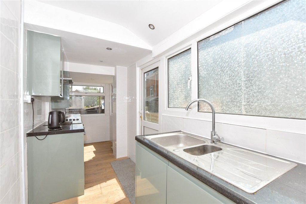 Property photo 3 of 14 Kitchen
