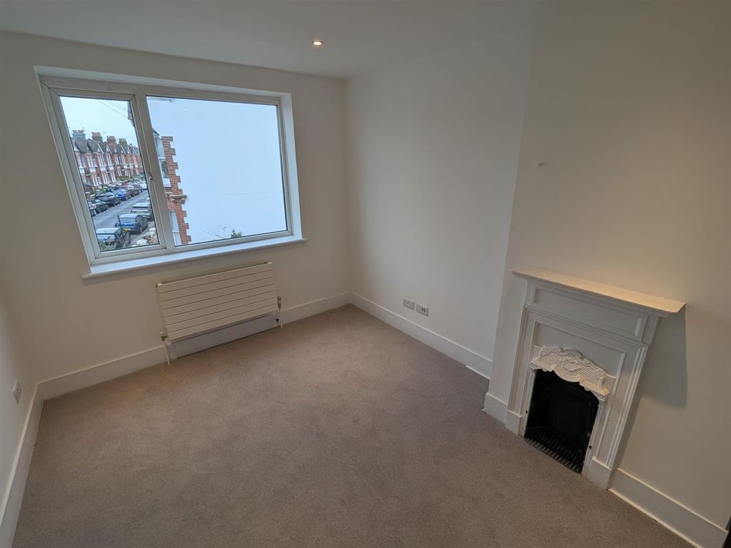 Property photo 3 of 9 Img-20251208-Wa0028.Jpg