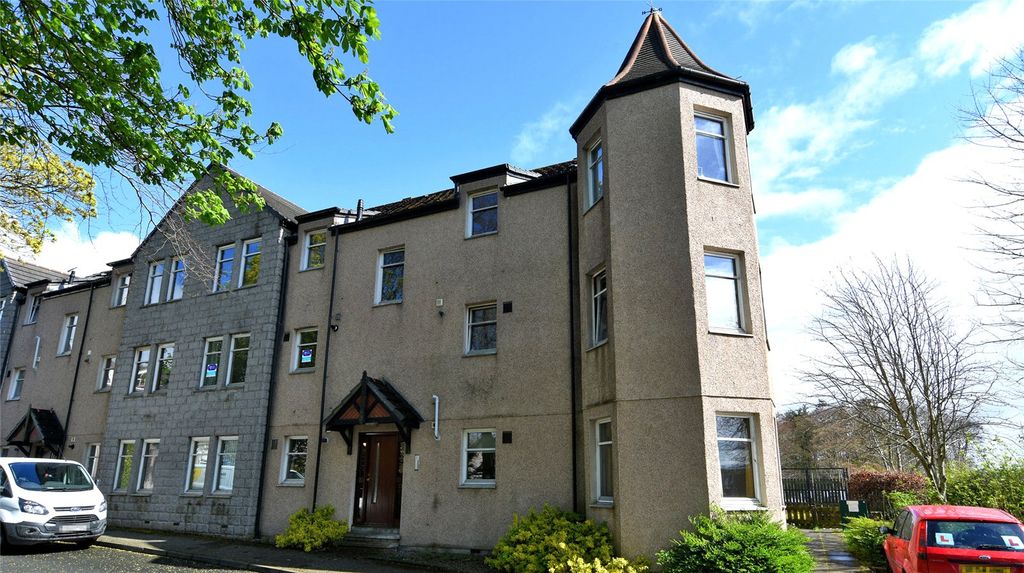 Property photo 1 of 9 2D Station Brae