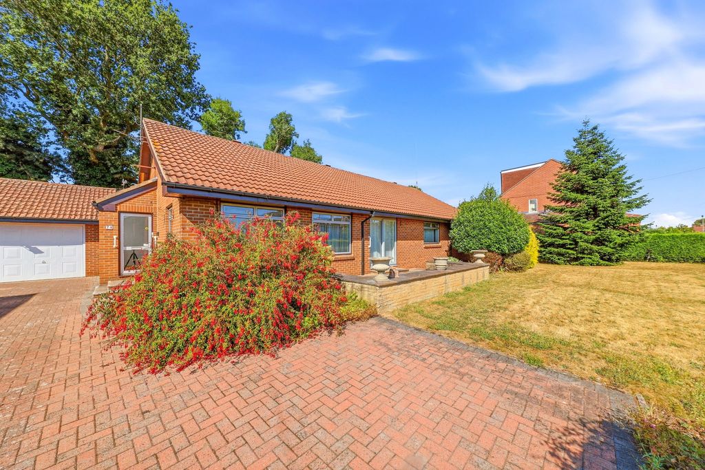 Property photo 1 of 32