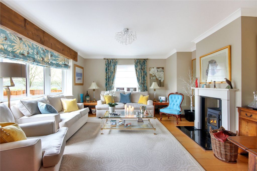 Property photo 2 of 13 Sitting Room