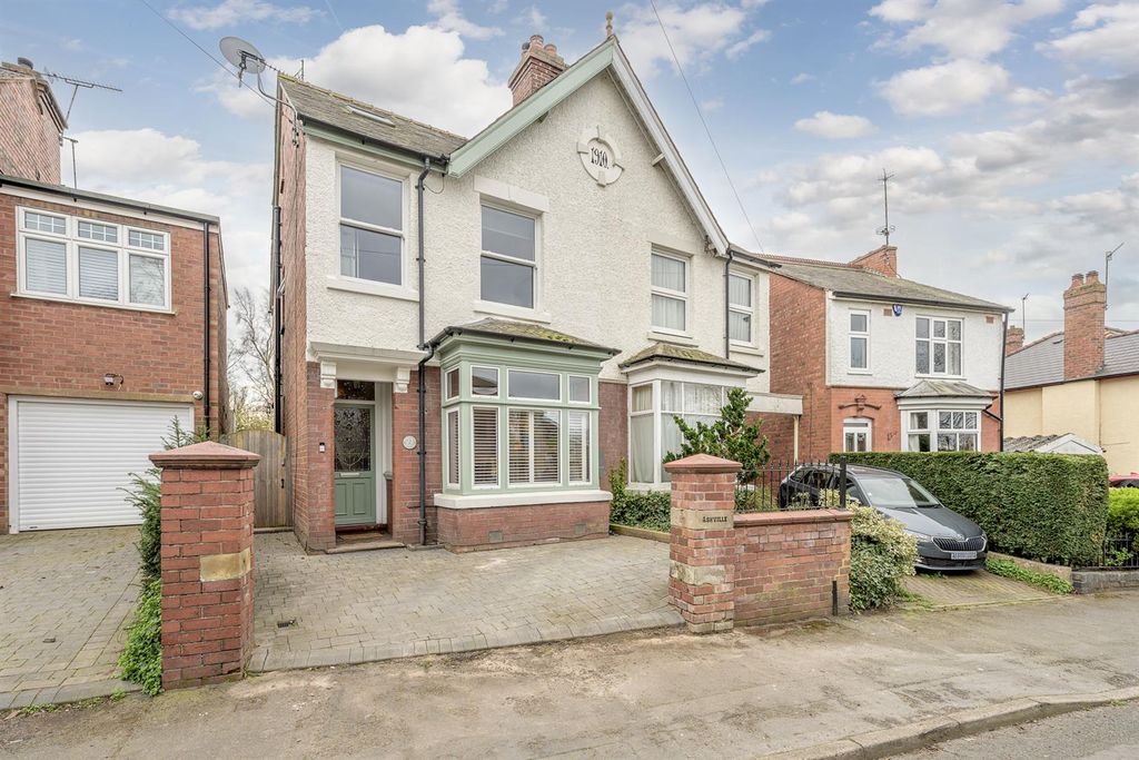 Property photo 1 of 35