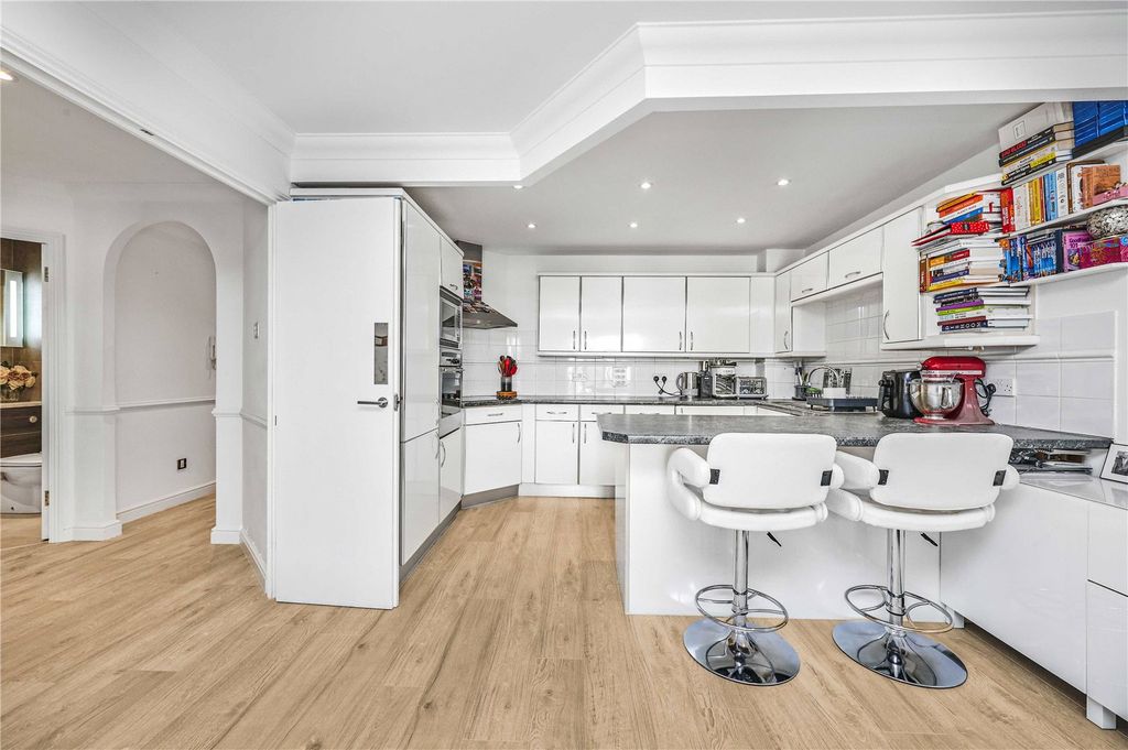 Property photo 2 of 11 Picture No. 14